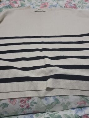 Abercrombie & Fitch Cream Ribbed Crewneck Sweater